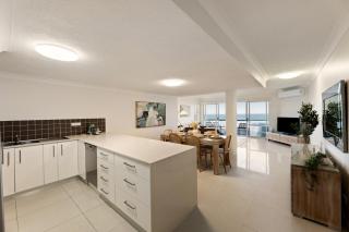 Luxury Beachfront 2BR Pool, Spa, Parking and Views - 4