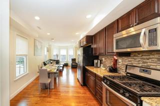 988 - 2 4BR Boston Cozy Getaway near Geneva Cliffs - 7