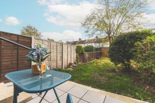 Stylish 3-Bed by Wandle Park, Easy London Access - 8