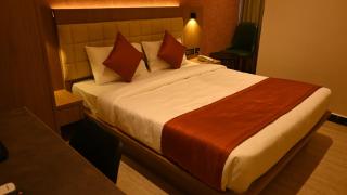 Hotel Thanga Airaa - 1