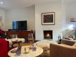 Charming Claremont Cottage nestled in the heart of a picturesque village & a stones throw from Westleton Heath and the Suffolk Coastline - 1