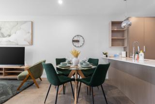 Gorgeous and Spacious 2BR Apartment, Parking and Views - 5