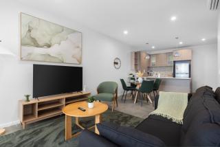 Gorgeous and Spacious 2BR Apartment, Parking and Views - 6