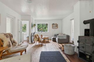 Modernised 70S Cottage In Forest Near Beach - 5