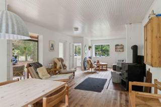 Modernised 70S Cottage In Forest Near Beach - 4