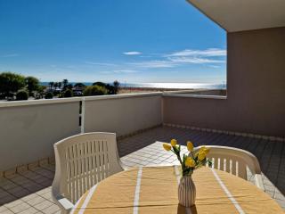 One bedroom flat in a residence with pool - 0