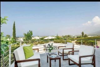 Amazing Sea View -3 Bed Ground Floor Garden Apartment - 8