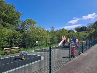 Comfortable 2 Bed Chalet near Snowdonia - Pass the Keys - 3