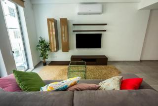 Elegant 2BR Seaside Stay, Balluta Bay Oasis P2 - 9