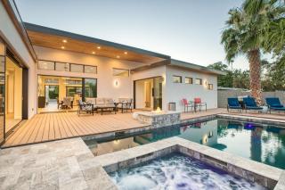 Modern Luxury 4BR Villa with Private Pool & Spa, Walk to Old Town Scottsdale - 0