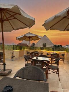 Nü pyramids view - 0