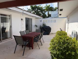 Casa Flamingo, Steps from Cocoa Beach, 3 bedrooms - 2