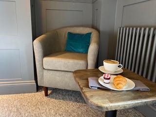 Irvine Guest House - 7