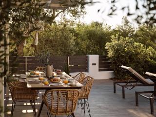 Solis Ortus Villa, a Sublime Sanctuary with Pool, By ThinkVilla - 3