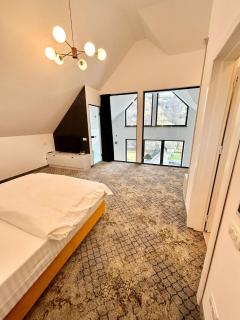 JAD Emirage Luxury Villa Infinity Pool and Spa - 3