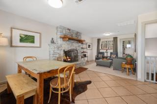 South Woods-Sauna-private trails-1mi to Lake Sequoyah - 1