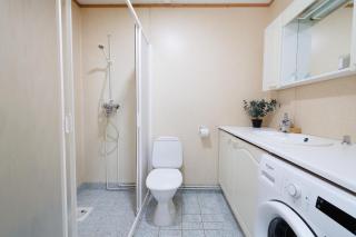 Spacious 1BR Apartment Near City Center by FeelsHome - 5