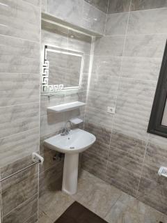 New Cairo Elegant 3BR with Scenic View - 1