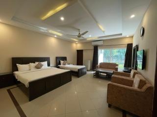 A Family Shelton guest House F8 - 9