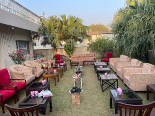 A Family Shelton guest House F8 - 4