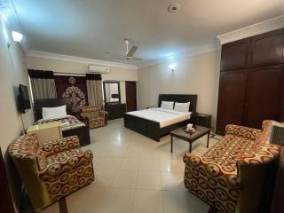 A Family Shelton guest House F8 - 2