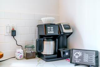 Jungle House Columbus Sleep 16 Downtown Ohio Free Parking - Near Convention Center & Nationwide Arena - 4BR Luxury Home - Pet Friendly - Over 5,800 Five Stars - 3