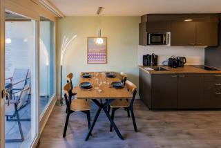 Surfers Oase near Interlaken at lake with pool - 7