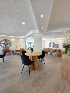 White Cottage Guesthouse - 8