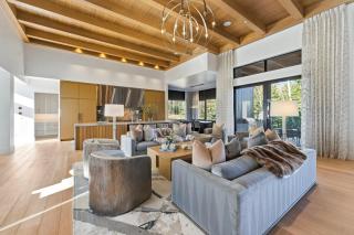 Kestrel at The Colony - 1