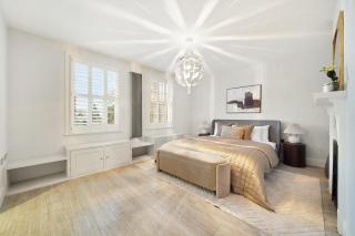 MUR1 - Modern and Stylish 6-bed House in Wimbledon - 6