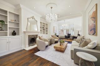 MUR1 - Modern and Stylish 6-bed House in Wimbledon - 1
