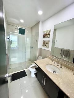 Apartamento con piscina gigante y acceso directo al mar - 2