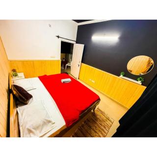 Family & Couples Studio Kitchen, 2 King Beds - Dehradun - 8