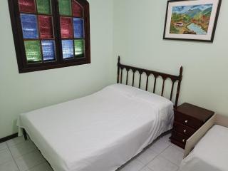 Dois quartos a cinco minutos a pé da praia do Forte - 2