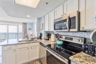 Breathtaking Oceanfront 10th Floor 1BR! Roxanne Towers 1004 - 9