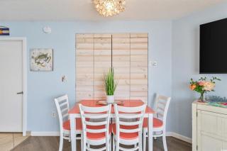 Breathtaking Oceanfront 10th Floor 1BR! Roxanne Towers 1004 - 8