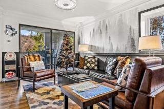 Corner Unit Balcony Free Tix LOCATION - 8