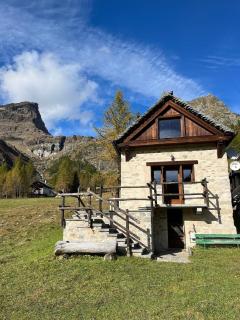 Casa Cantone Devero-baita storica con balcone e giardino, posizione comoda e soleggiata- spazio biciclette - 2