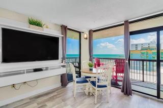 Modern and Fun Coastal Beach Escape! Pinnacle 1471 - 4