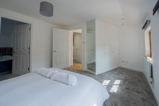 Modern 3-Bedroom House near Putney Station London - 1