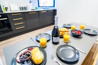 NEW 2bed Sleeps7 Ground Floor Long Stays Groups Families - 8