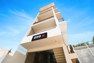 Hotel O Signature Guest House - 1