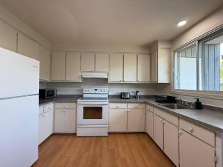 Beautiful and Cozy 3BR in Montreal West Island - 7