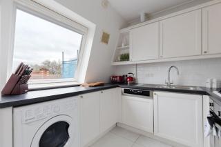 GuestReady - Elegant Flat with Modern Comforts - 9