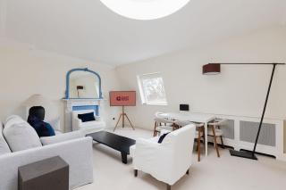 GuestReady - Elegant Flat with Modern Comforts - 3
