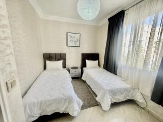 Cosy Apartment 10 min To Beach With Free Parking - 8