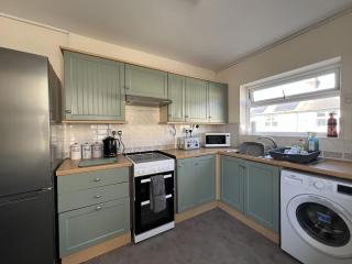 Bright & Modern 4-Bed Felixstowe Duplex with Parking, Near Sea - 3