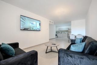 Luxury 5 Rooms Apartments 3 minutes from beach - 0