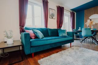 Charming 5BR House -Free WiFi - Parking - 0