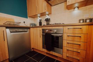 Modern5BR House - WiFi and Parking - 5